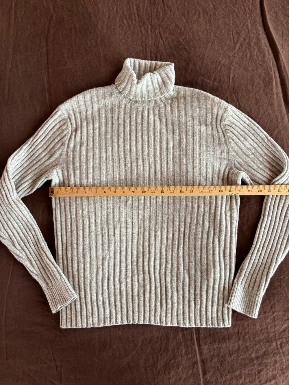 Soft Woolen Pullover - Picture 5 of 6